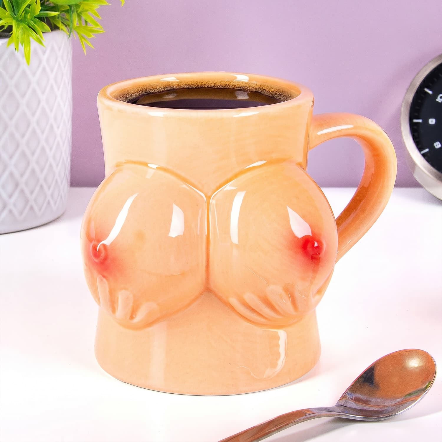 Mug, Boobs