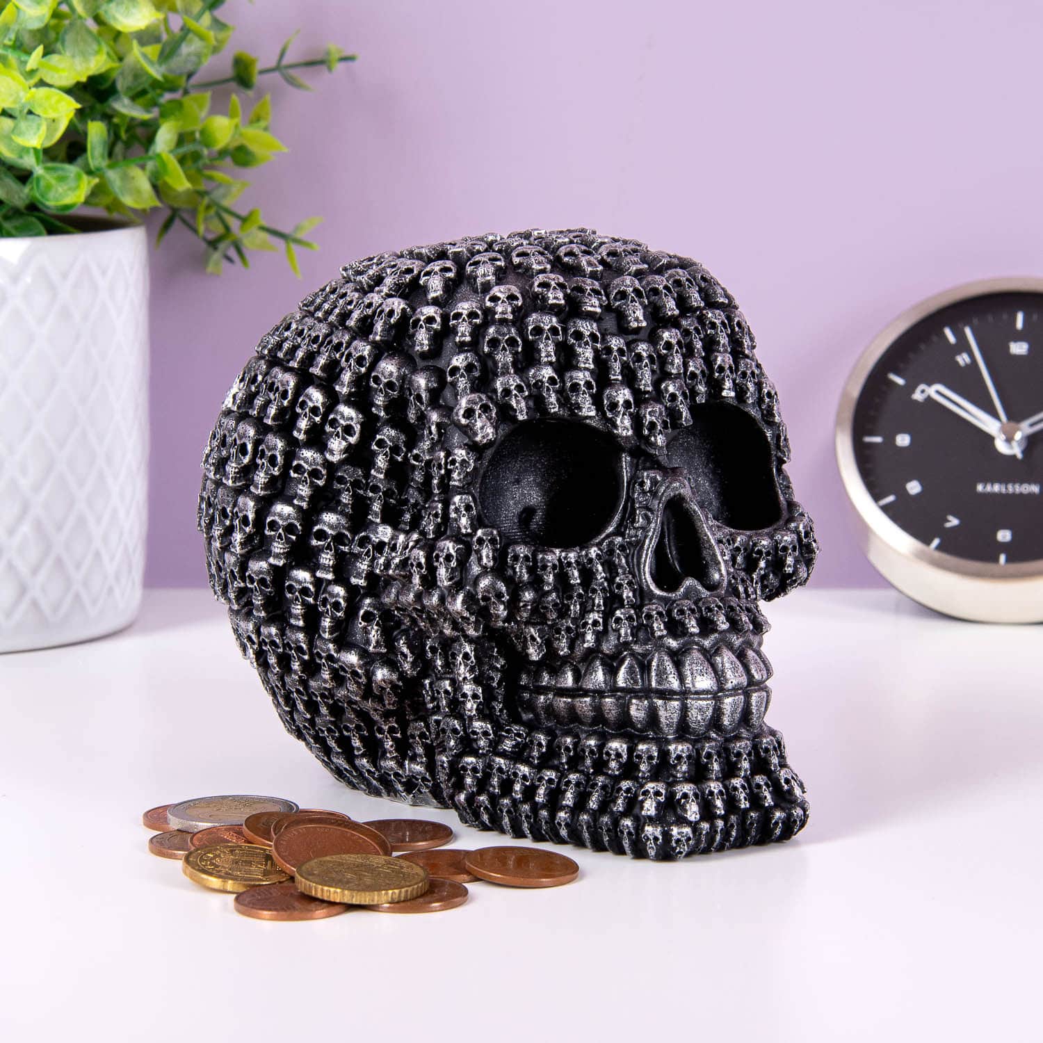 Totenkopf-Spardose mit Schloss