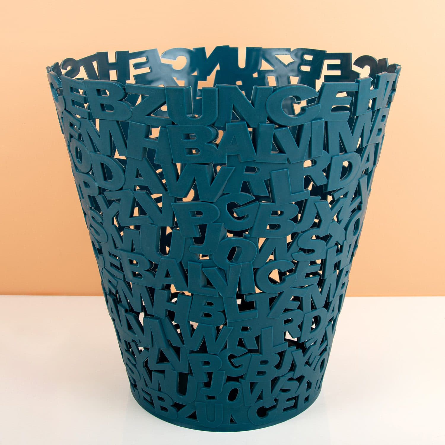 Buchstaben Papierkorb
