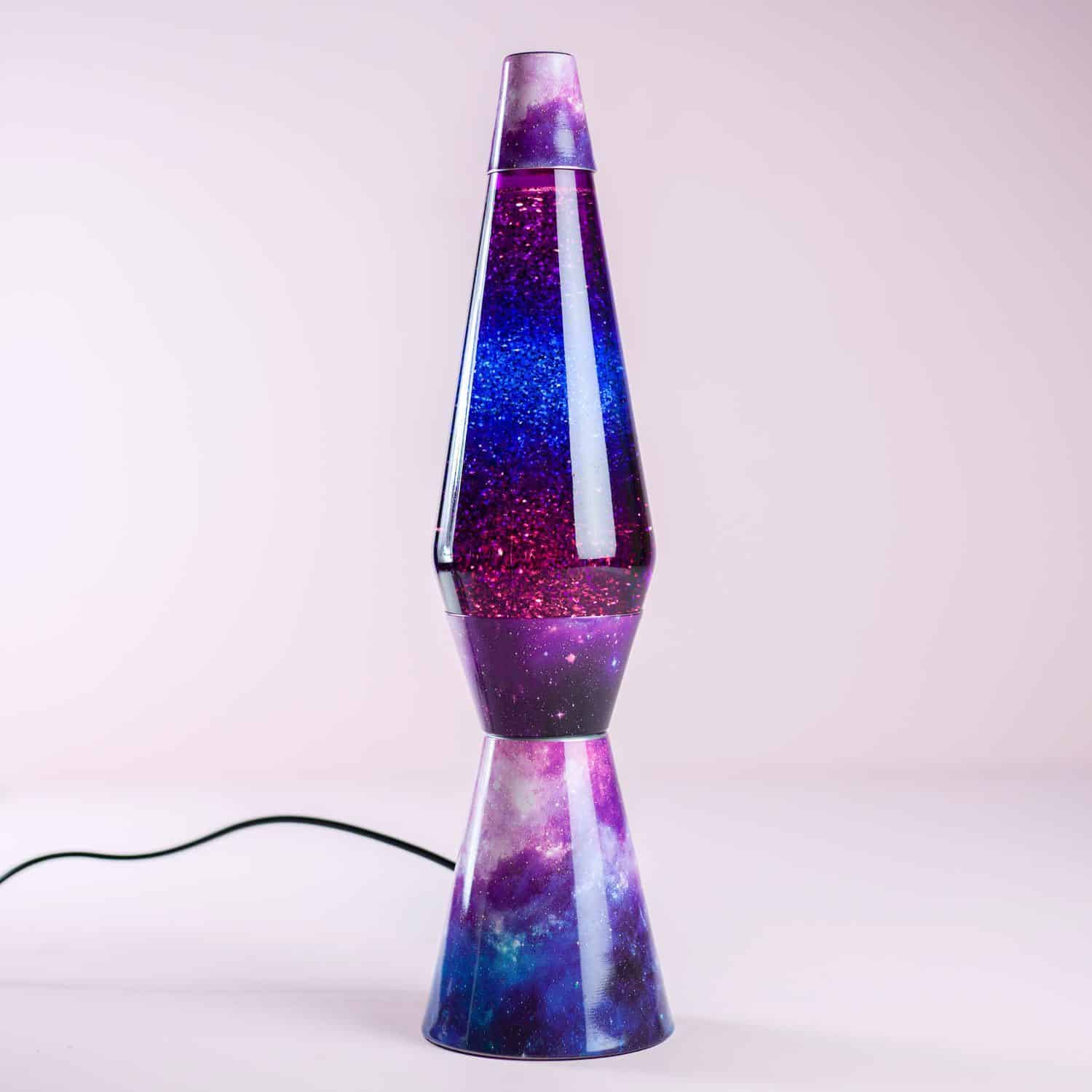 Galaxie Lavalampe mit mehrfarbiger Lava und Glitzern
