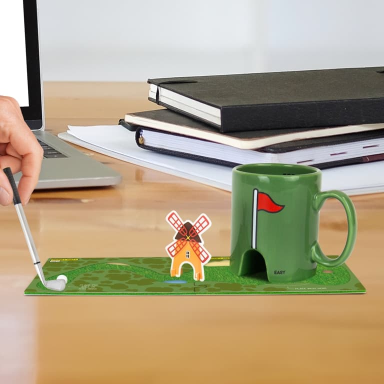 Golf-Tasse und Untersetzer