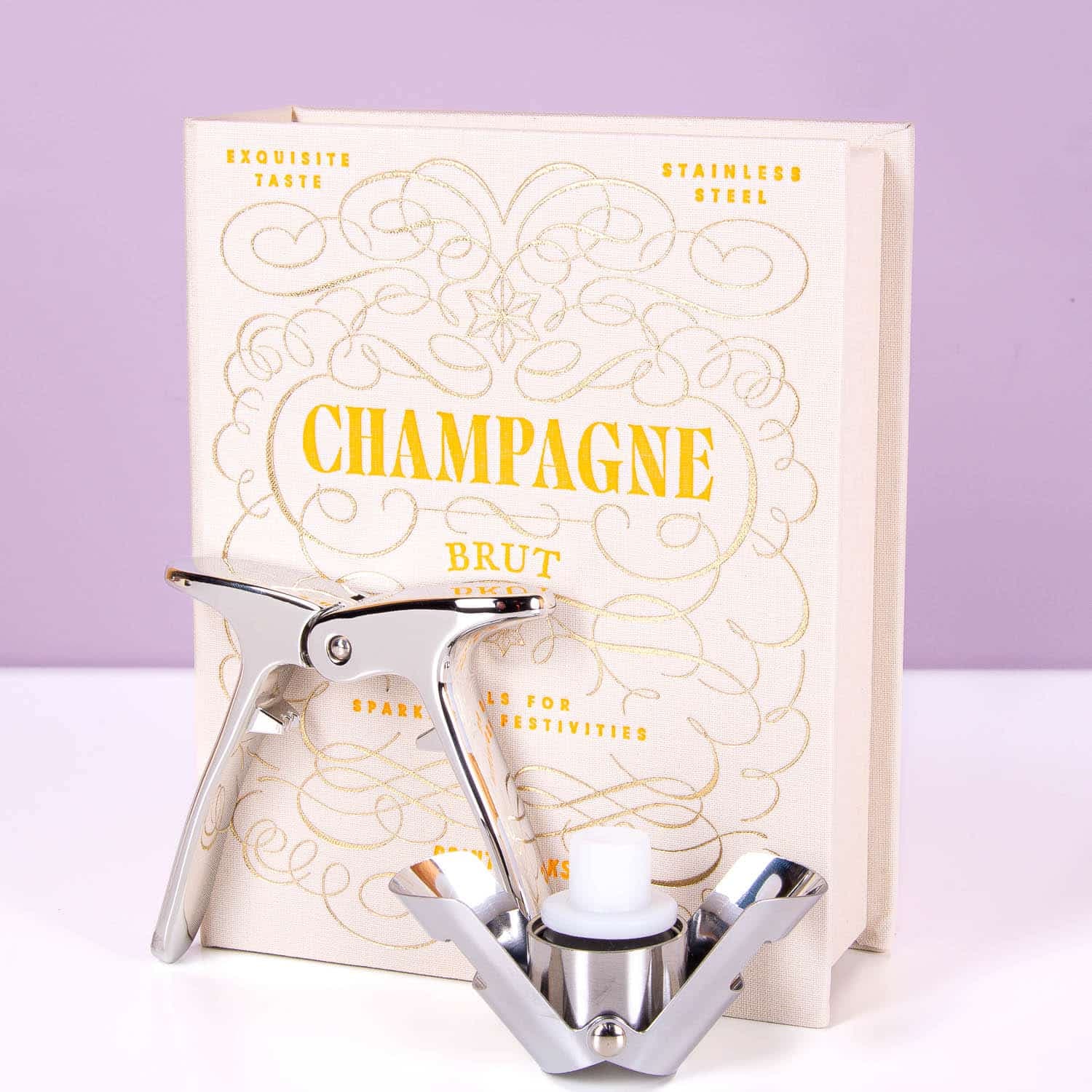 Essentials Buch mit Champagner-Werkzeugen