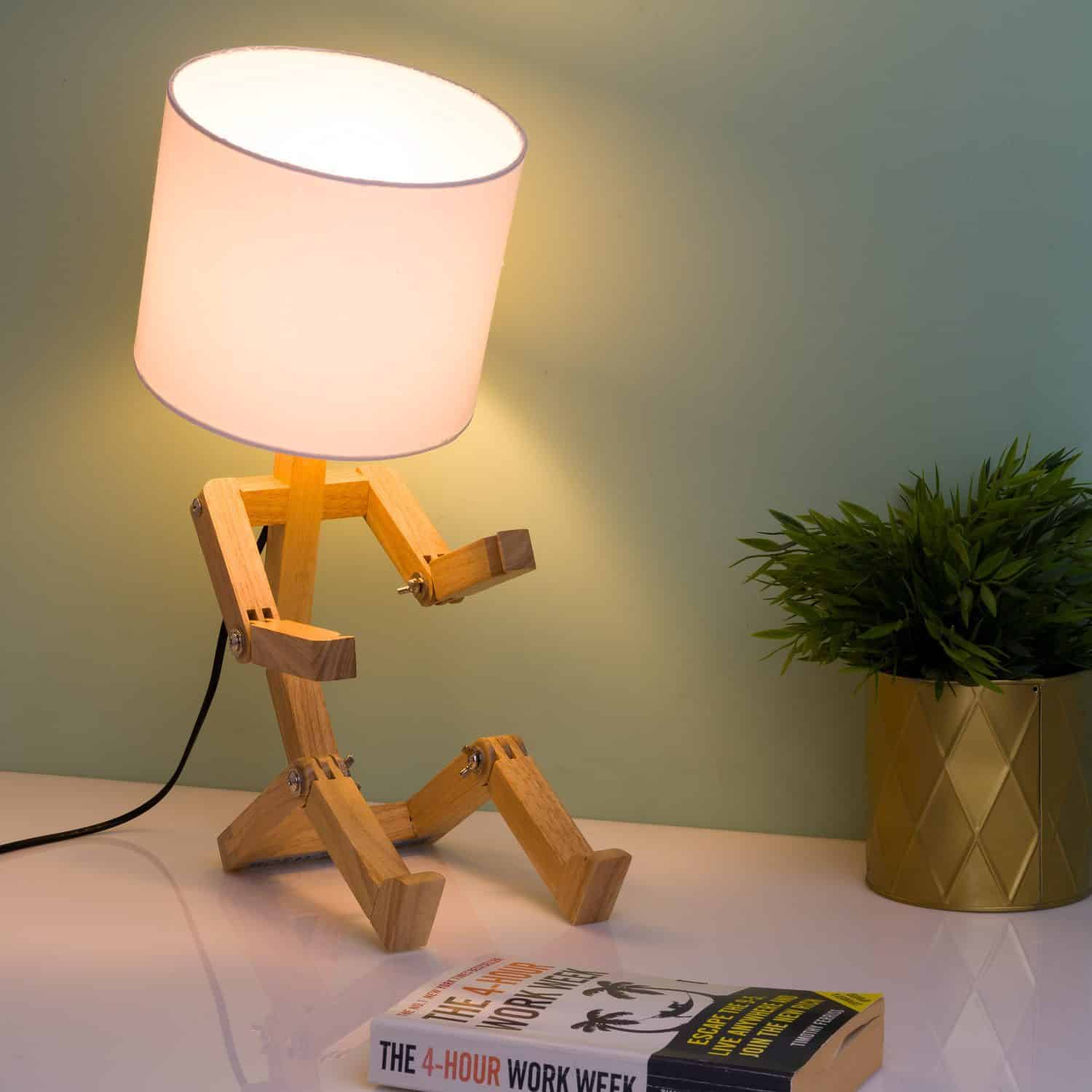 Tischlampe aus Holz für Herren