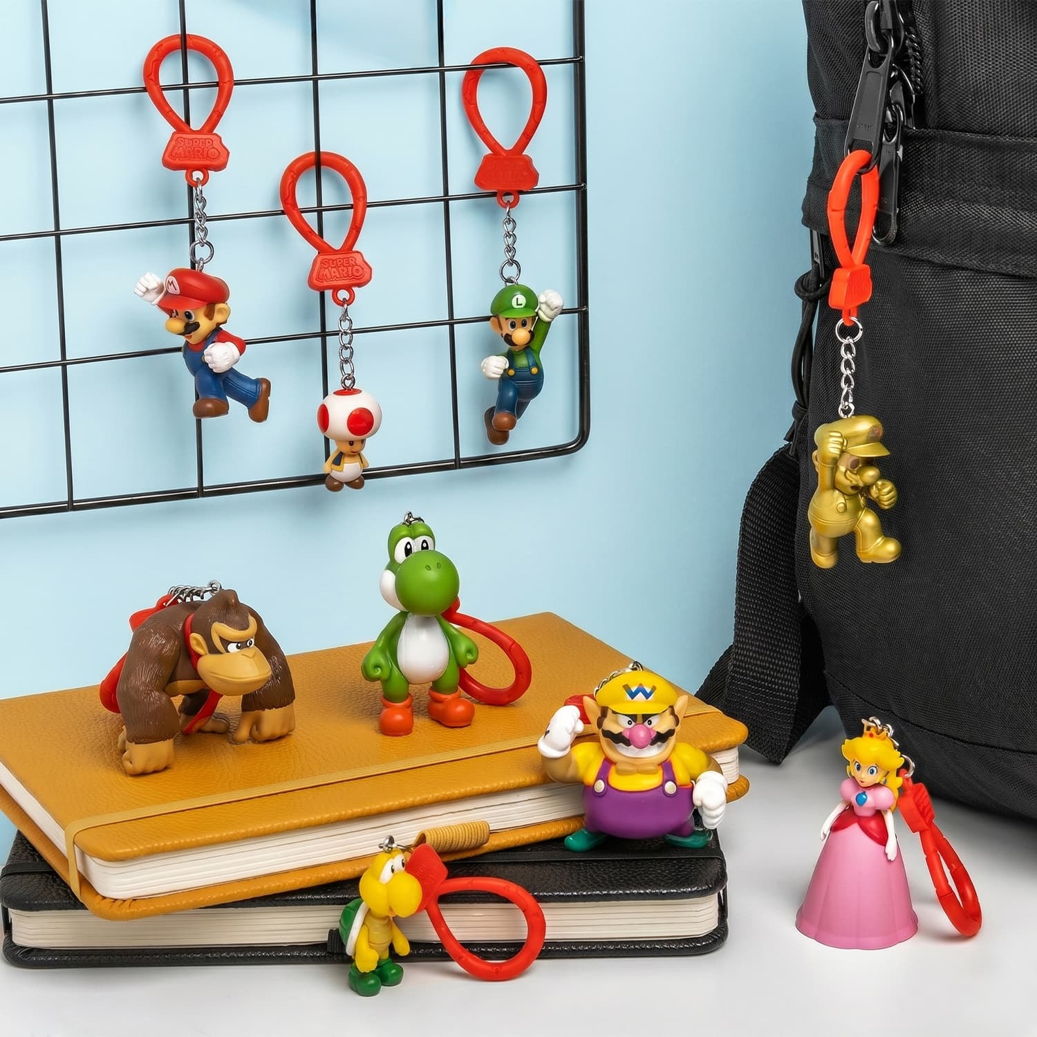 Super Mario Backpack Buddies CDU of 24pcs