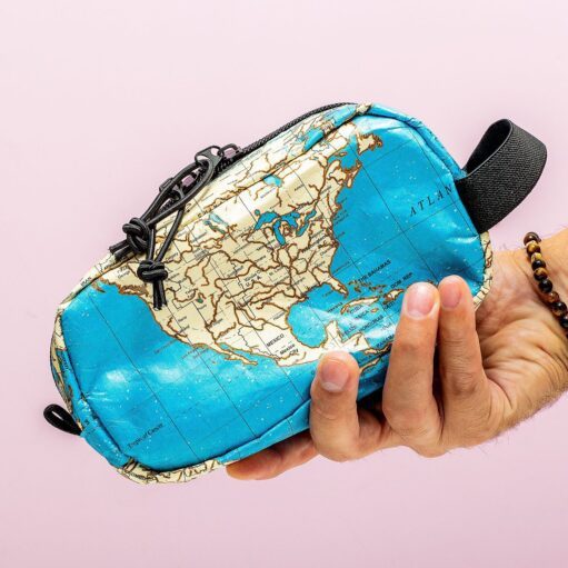Kulturtasche mit Weltkarte