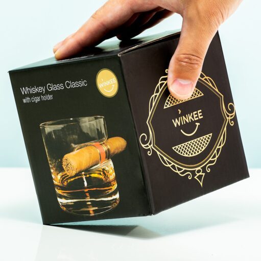 Whiskyglas mit Zigarrenhalter