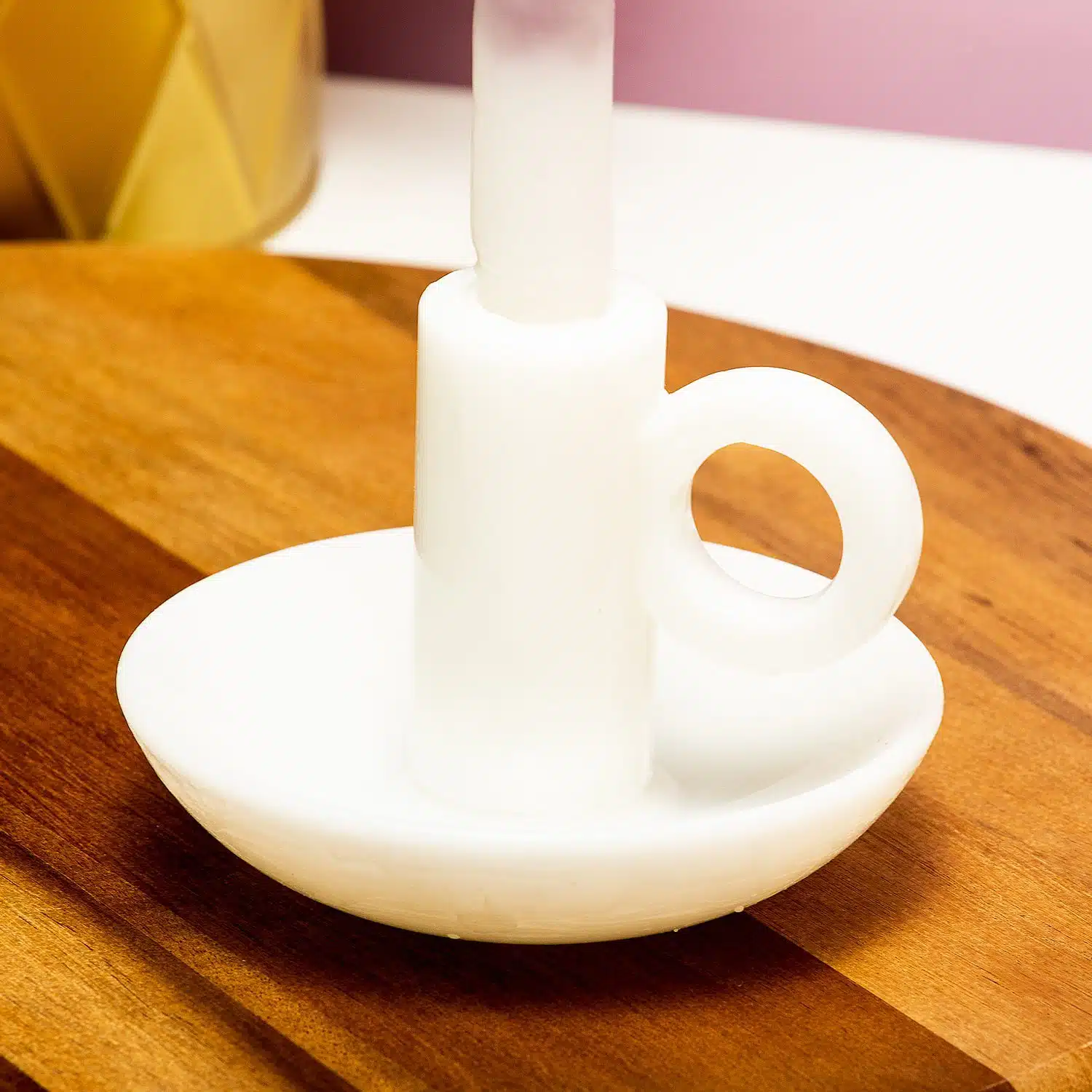 Tropfende Regenbogens Kerze und Kerzenständer