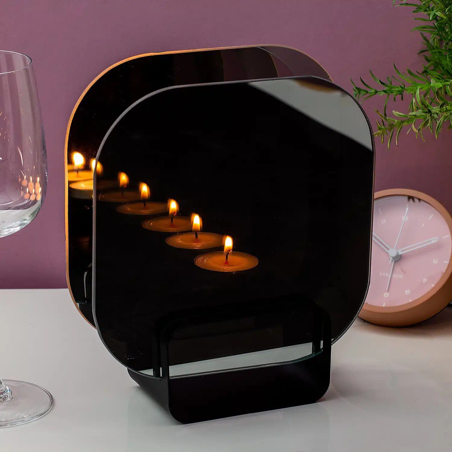 Schwarzer Infinity-Teelichthalter