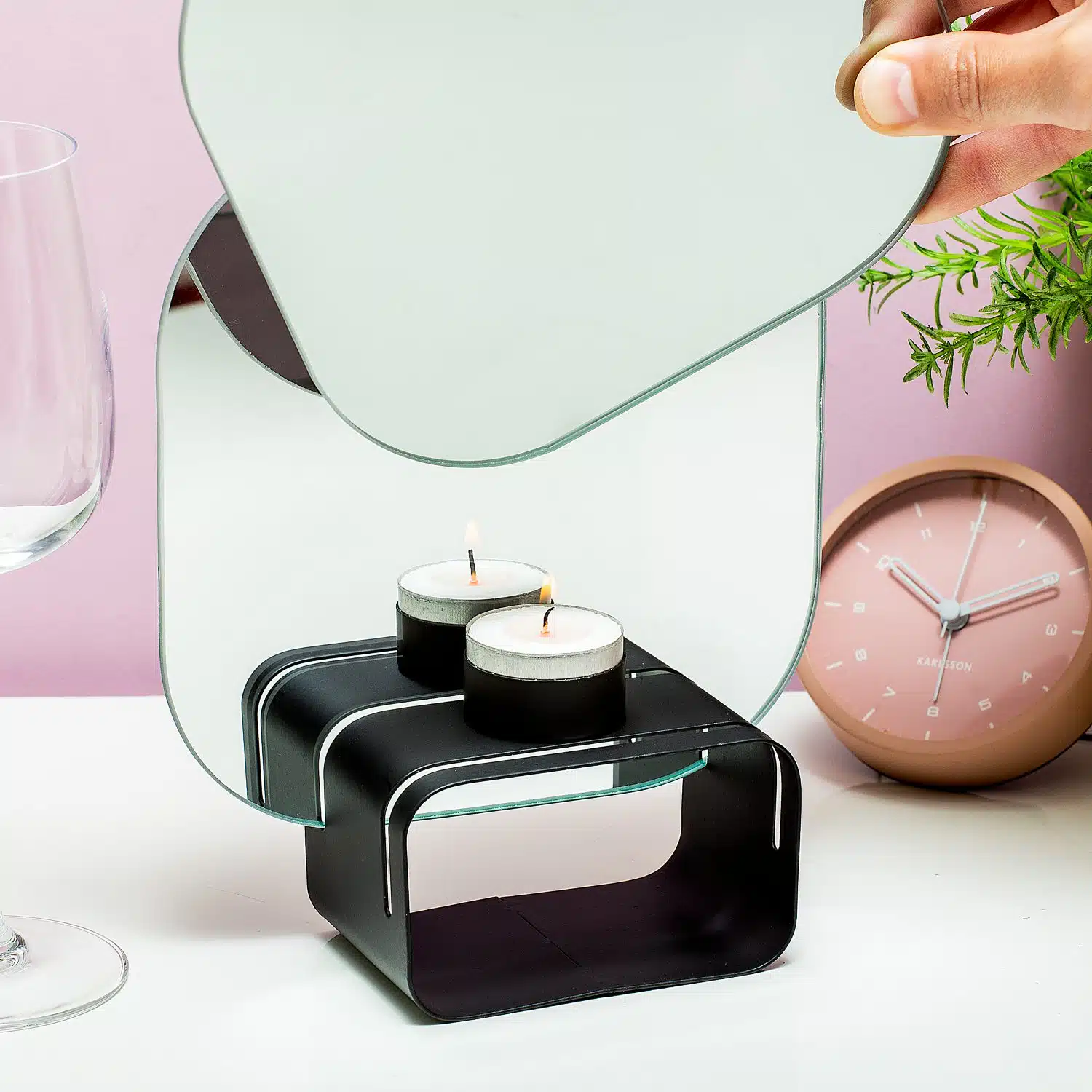 Schwarzer Infinity-Teelichthalter