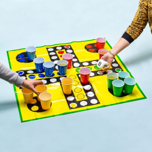 XXL Ludo Trinkspiel mit Plastikbechern