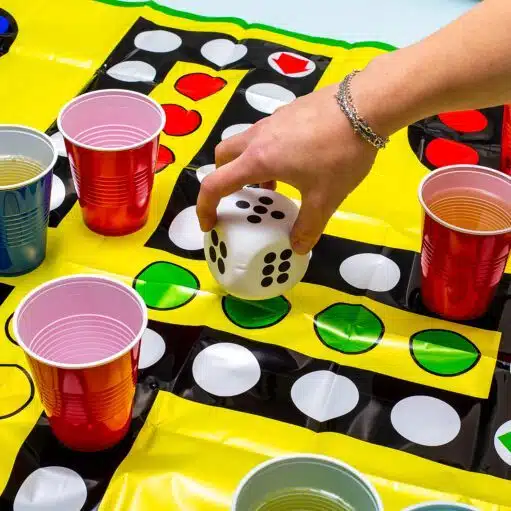 XXL Ludo Trinkspiel mit Plastikbechern