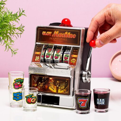 Spielautomaten-Trinkspiel mit Schnapsgläsern