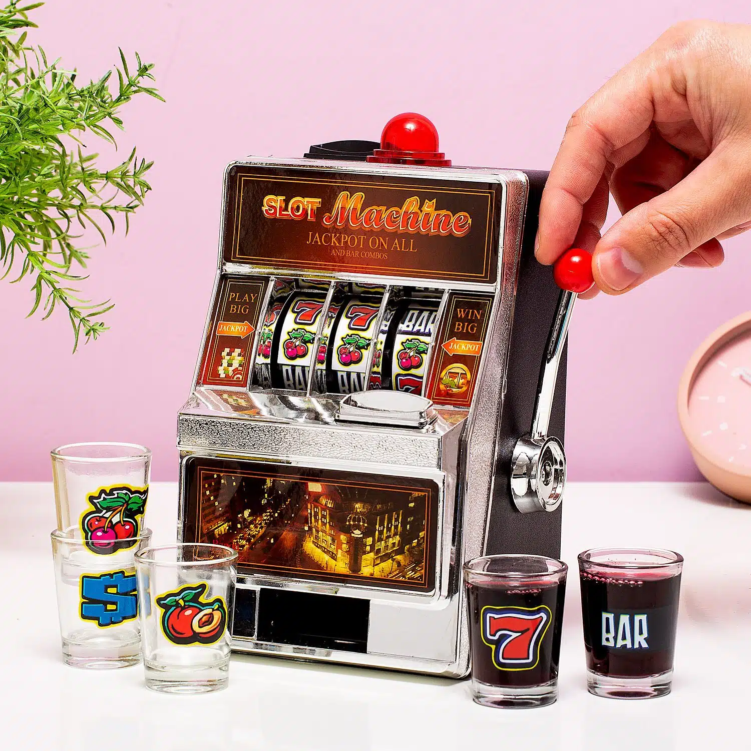 Spielautomaten-Trinkspiel mit Schnapsgläsern