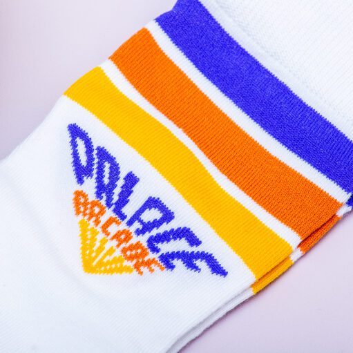 Stranger Things Palace Arcade Becher und Socken