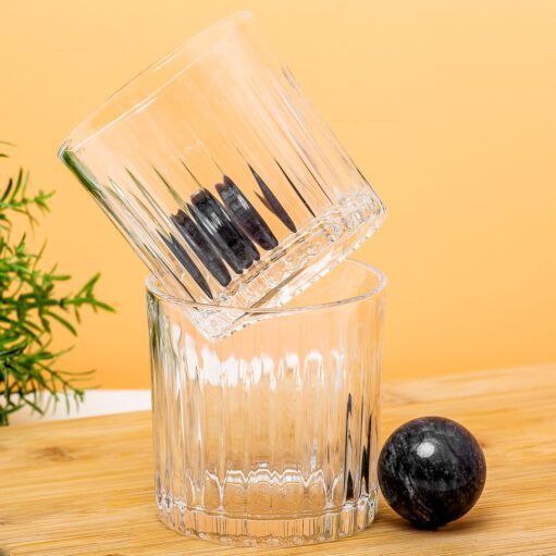 Whiskygläser und Eiskugeln (4er-Set)