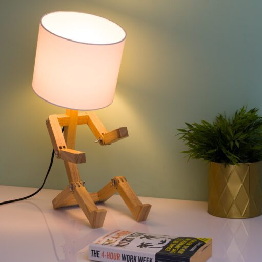 Mensch-Tischlampe aus Holz
