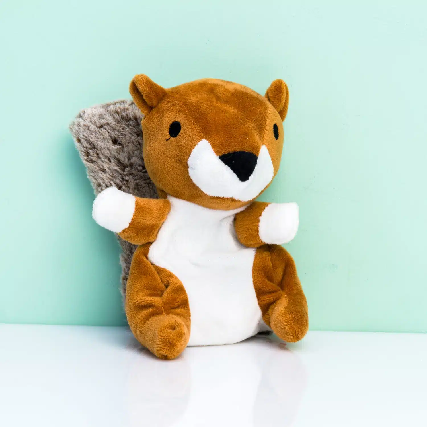 Eichhörnchen- und Eichel-Hundespielzeug