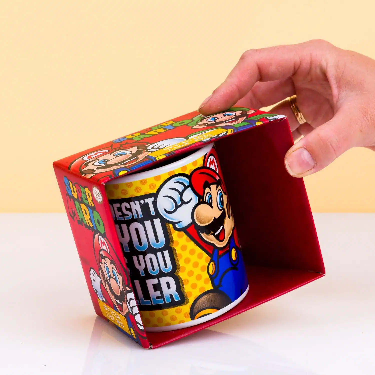 Super Mario What Does't Kill You Tasse