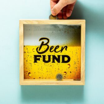 Holz-Sparschwein - BEER FUND