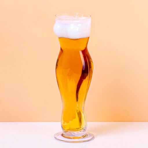 Frauenkörper Bierglas