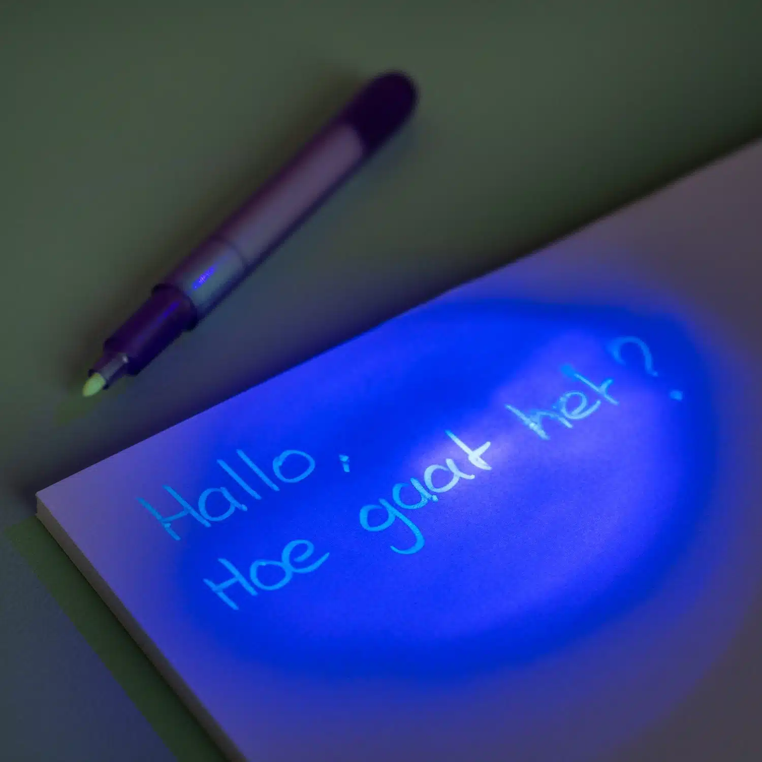 Stift mit unsichtbarer Tinte