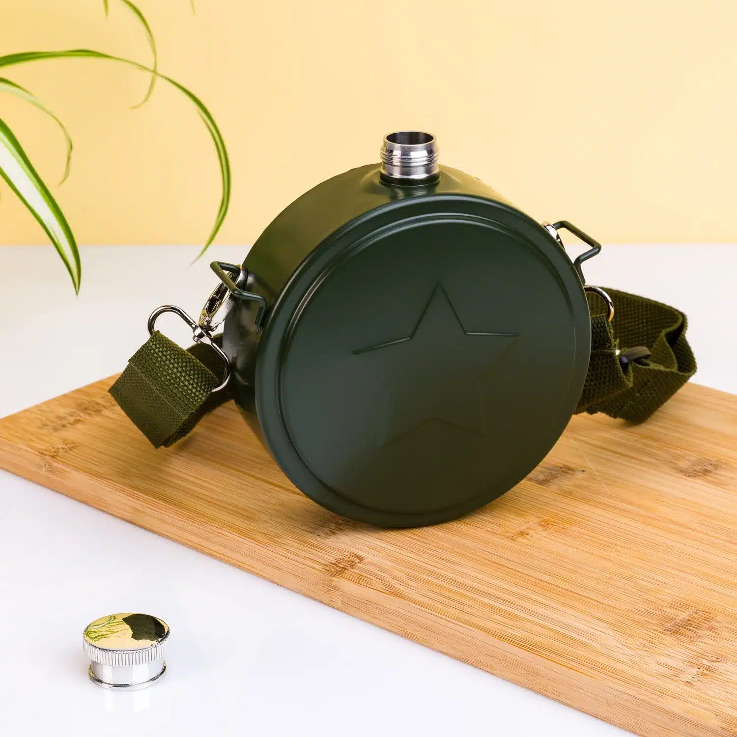 Militärfeldflasche mit Schulterriemen