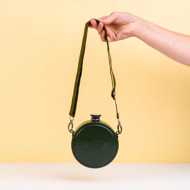 Militärfeldflasche mit Schulterriemen