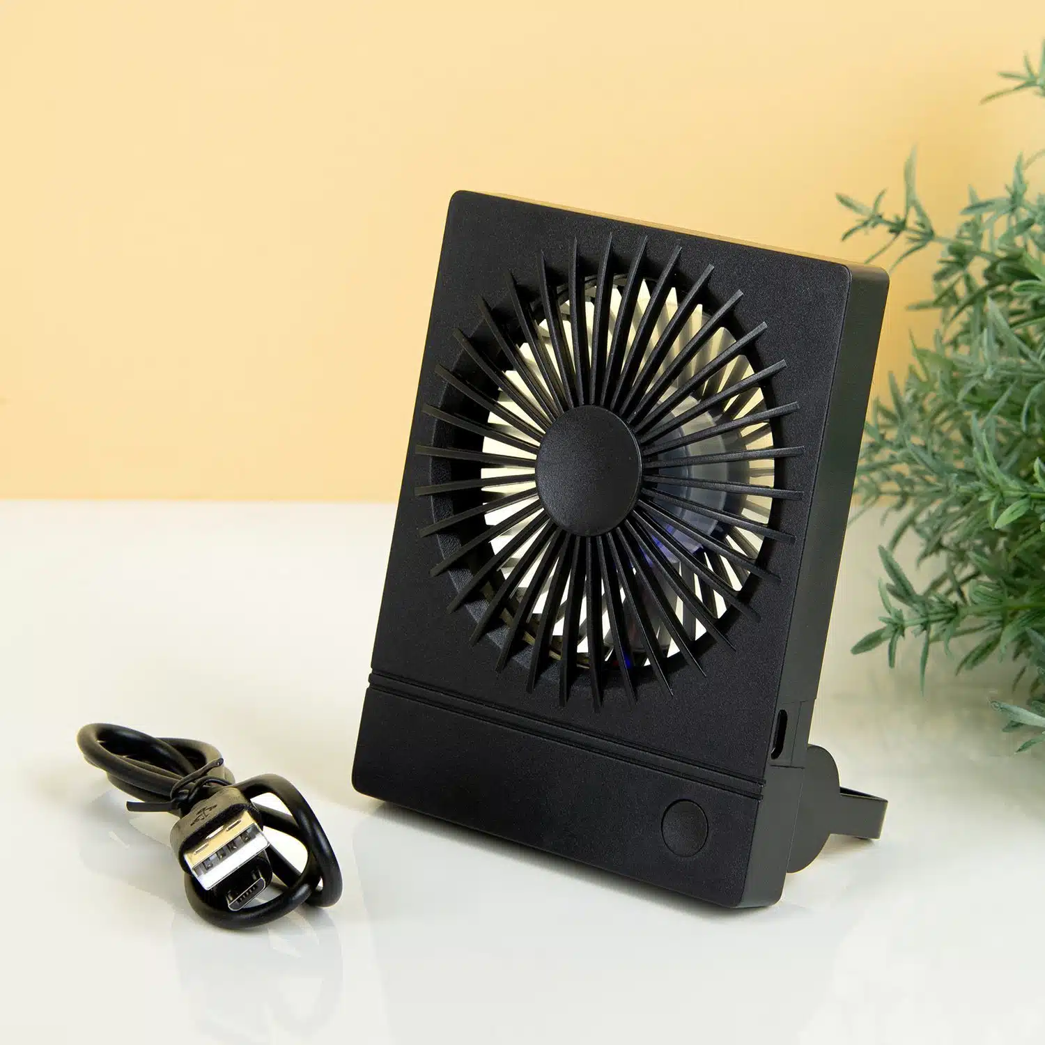 Wiederaufladbarer Tischventilator