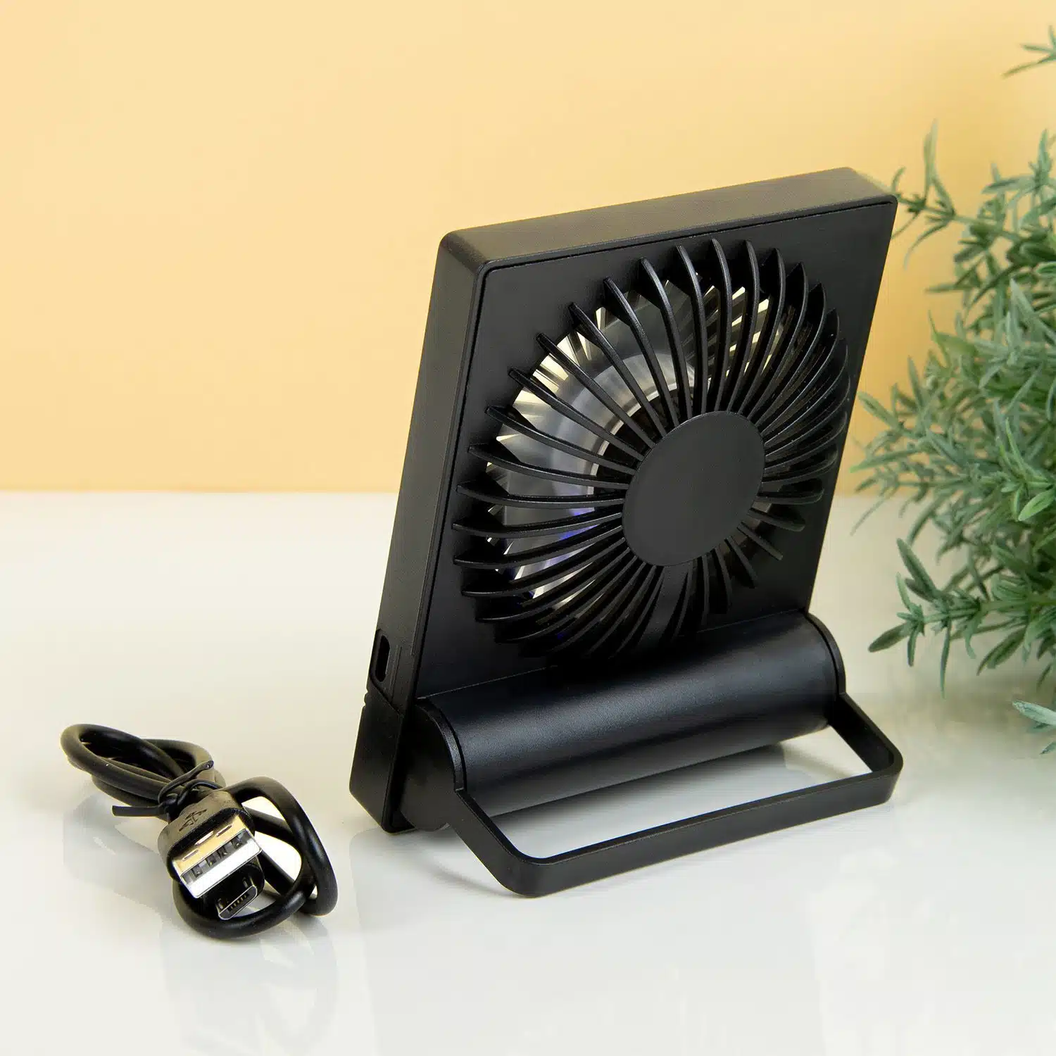 Wiederaufladbarer Tischventilator