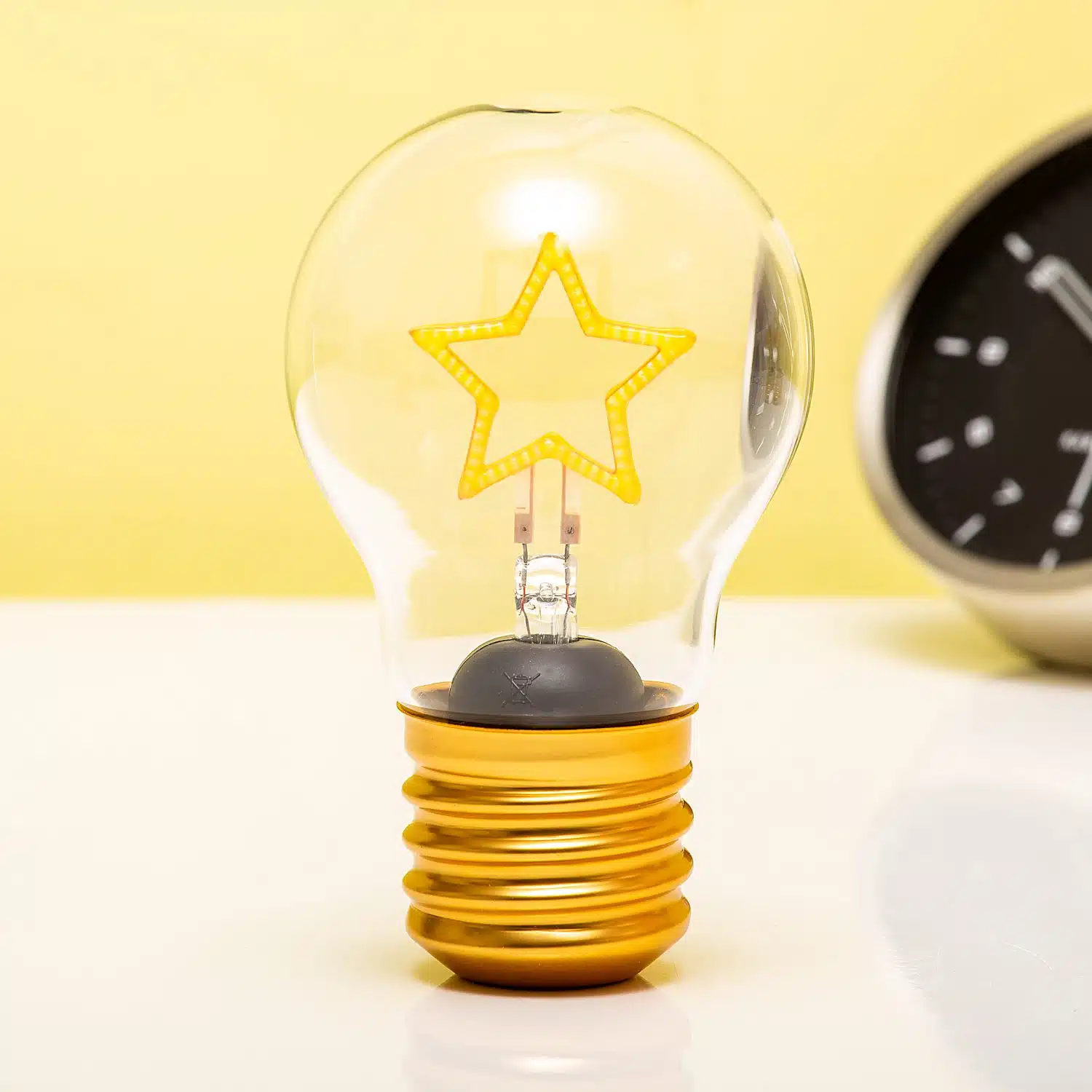 Wiederaufladbare LED-Filamentlampe