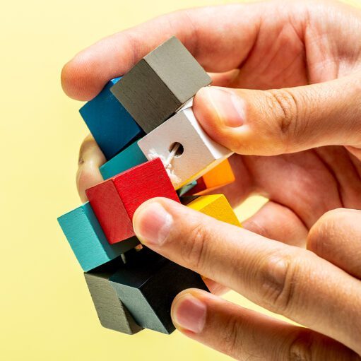 Elastisches Holzpuzzle