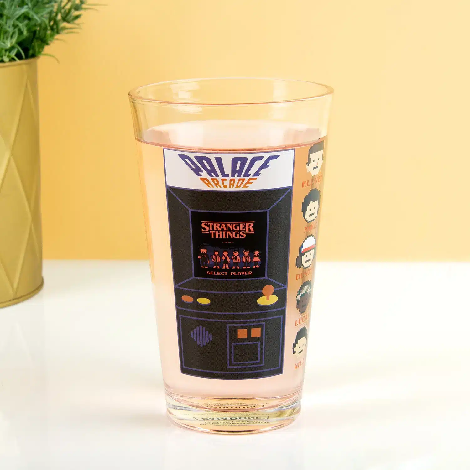 Stranger Things Arcade Kälteempfindliches Glas
