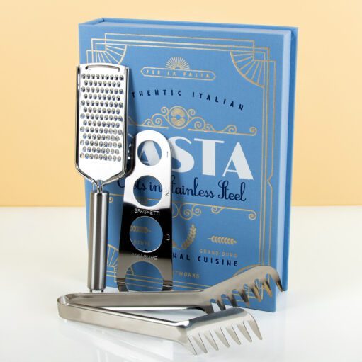 Essentials Buch mit Küchenutensilien