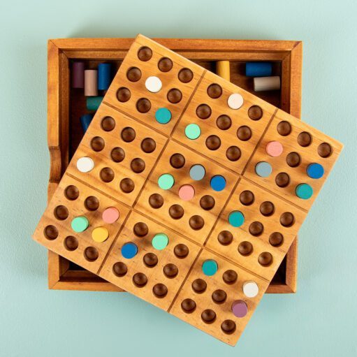 Houten Sudoku Spiel mit Farben