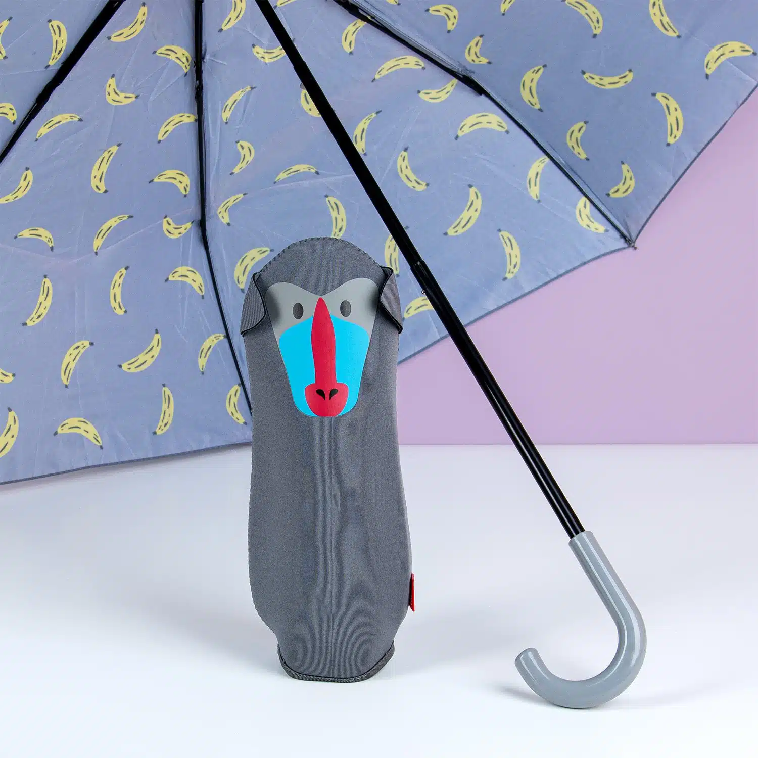 Regenschirm mit Tierhülle