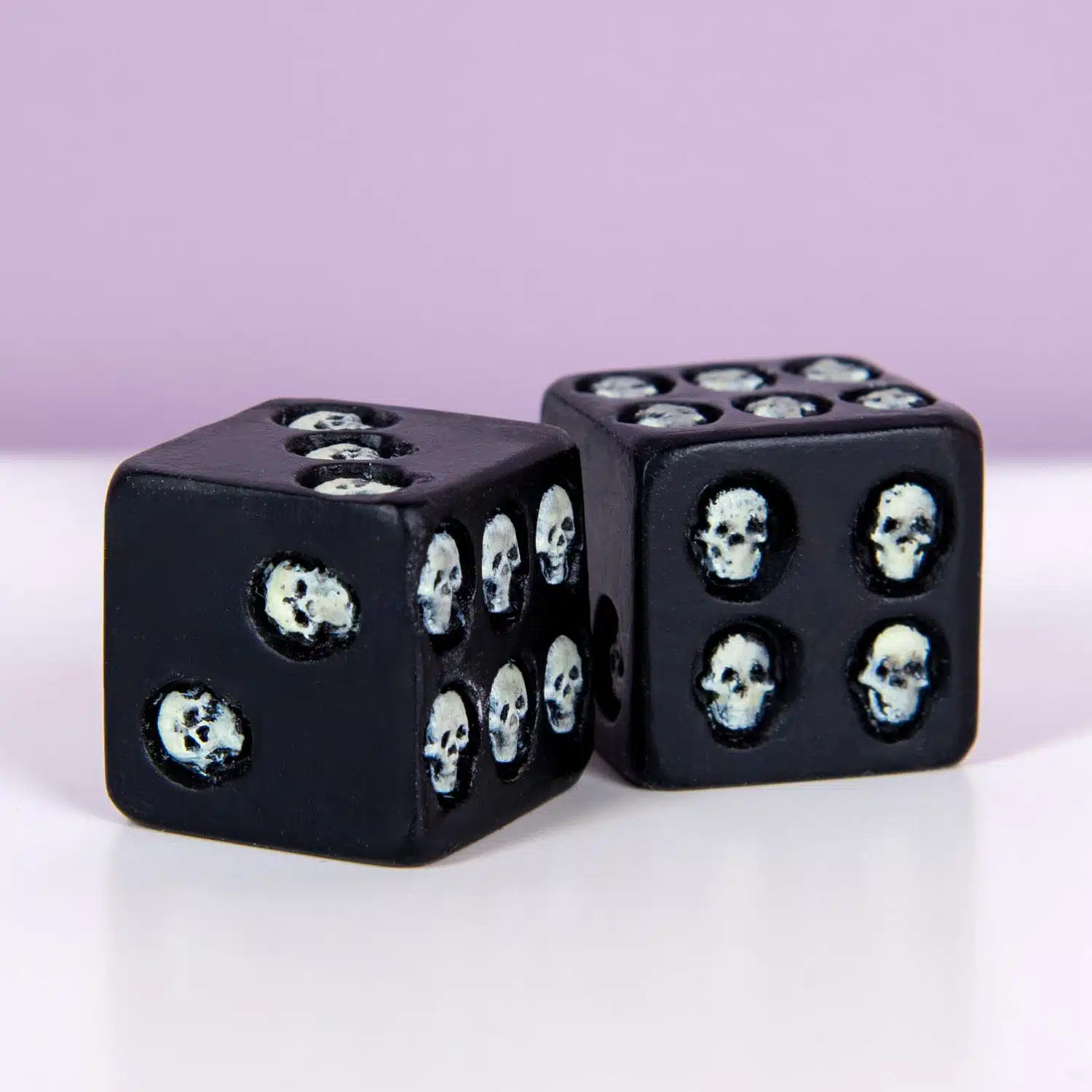 Glow-in-the-Dark-Schädelwürfel (Set mit 2)