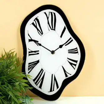 Schmelzende Wanduhr
