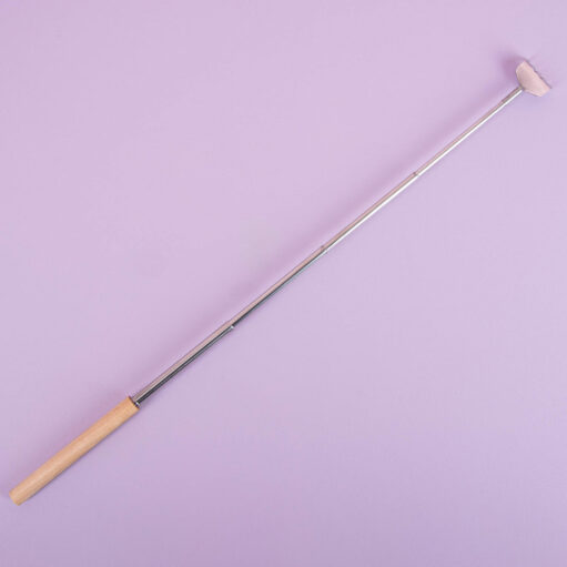 Ausziehbarer Rückenkratzer mit Holzgriff