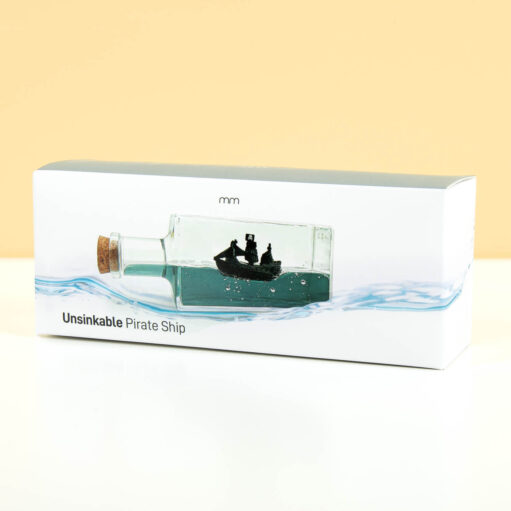 Unsinkbares Piratenschiff in der Flasche