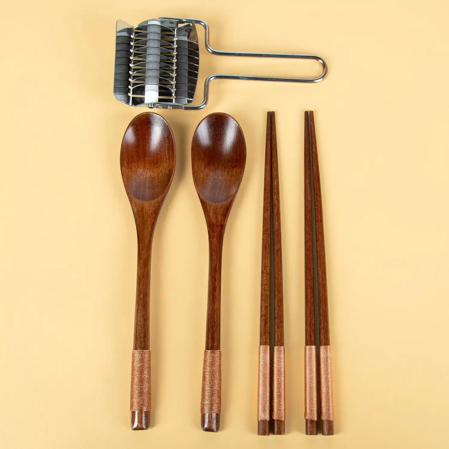 Essentials Buch mit Ramen-Werkzeugen