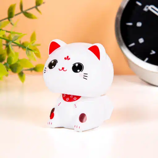 Winkende Katze mit Solarenergie