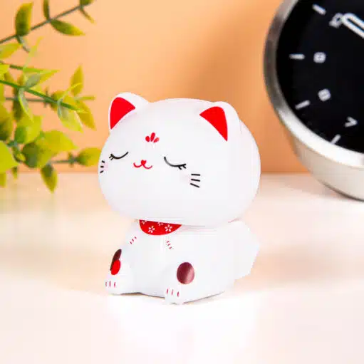 Winkende Katze mit Solarenergie