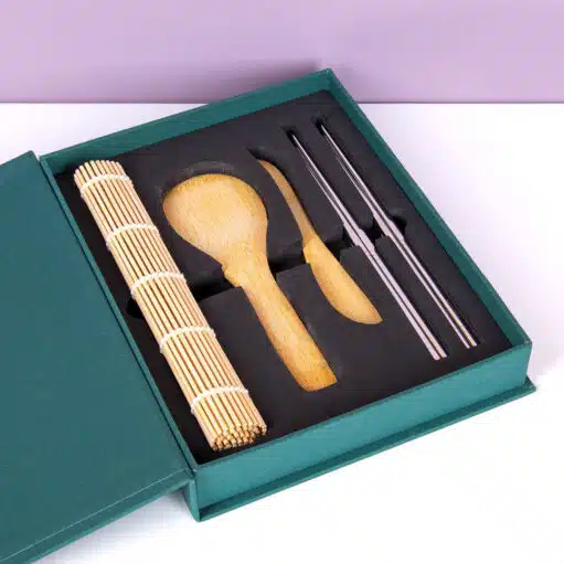 Essentials Buch mit Sushi-Werkzeugen