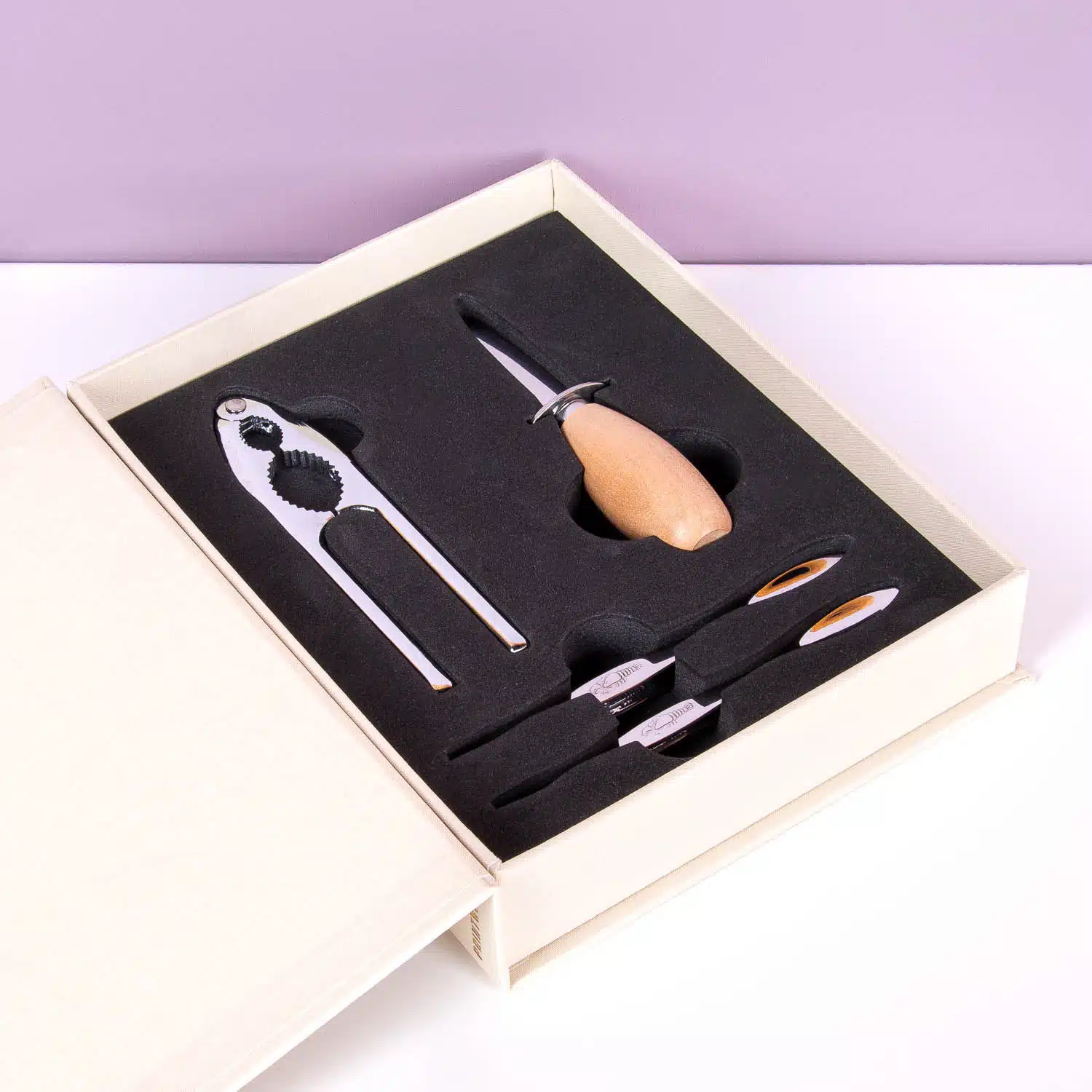 Essentials Buch mit Meeresfrüchte-Werkzeugen