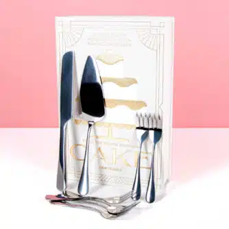 Essentials Buch mit Kuchen-Werkzeugen