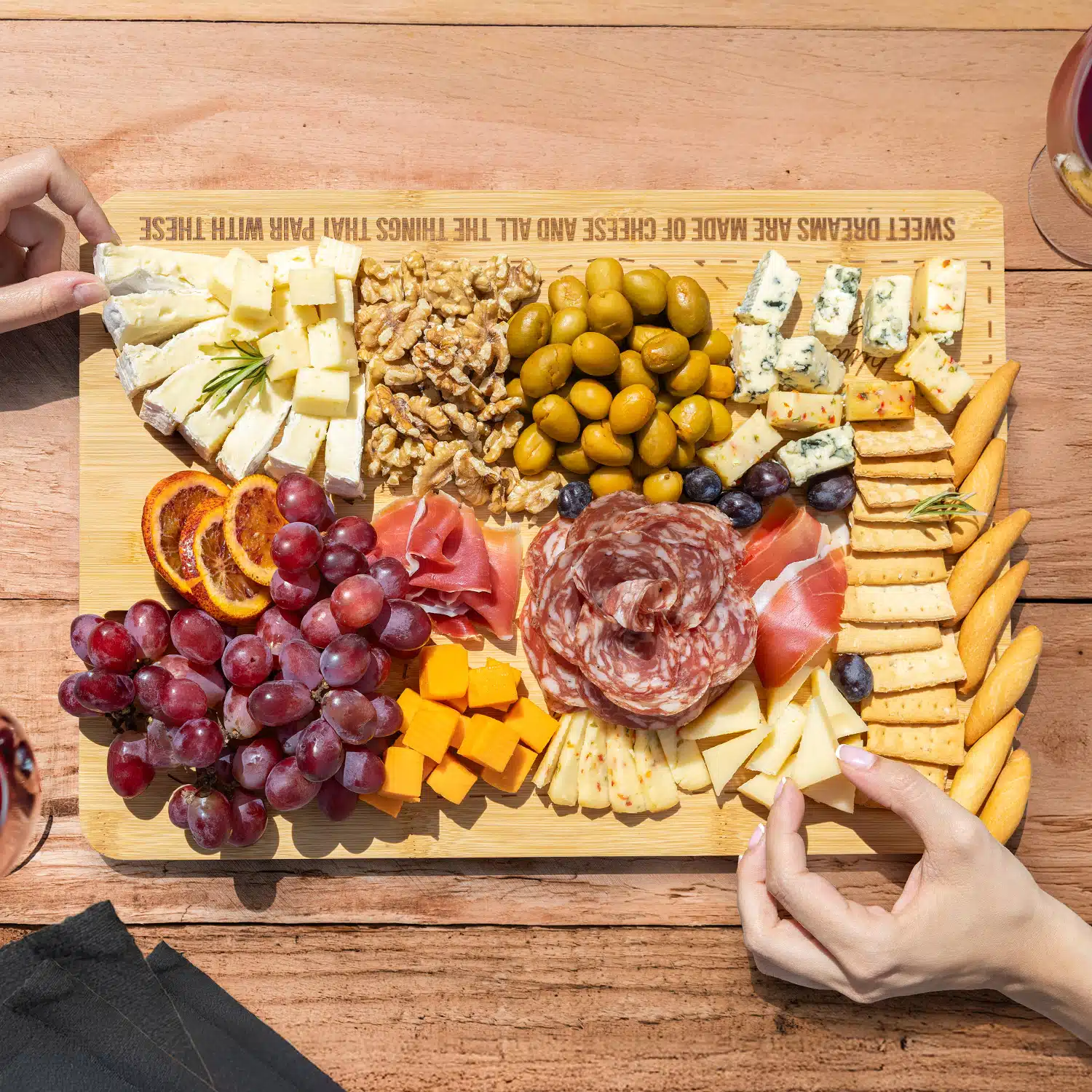 Holz-Snackbrett mit Fächern