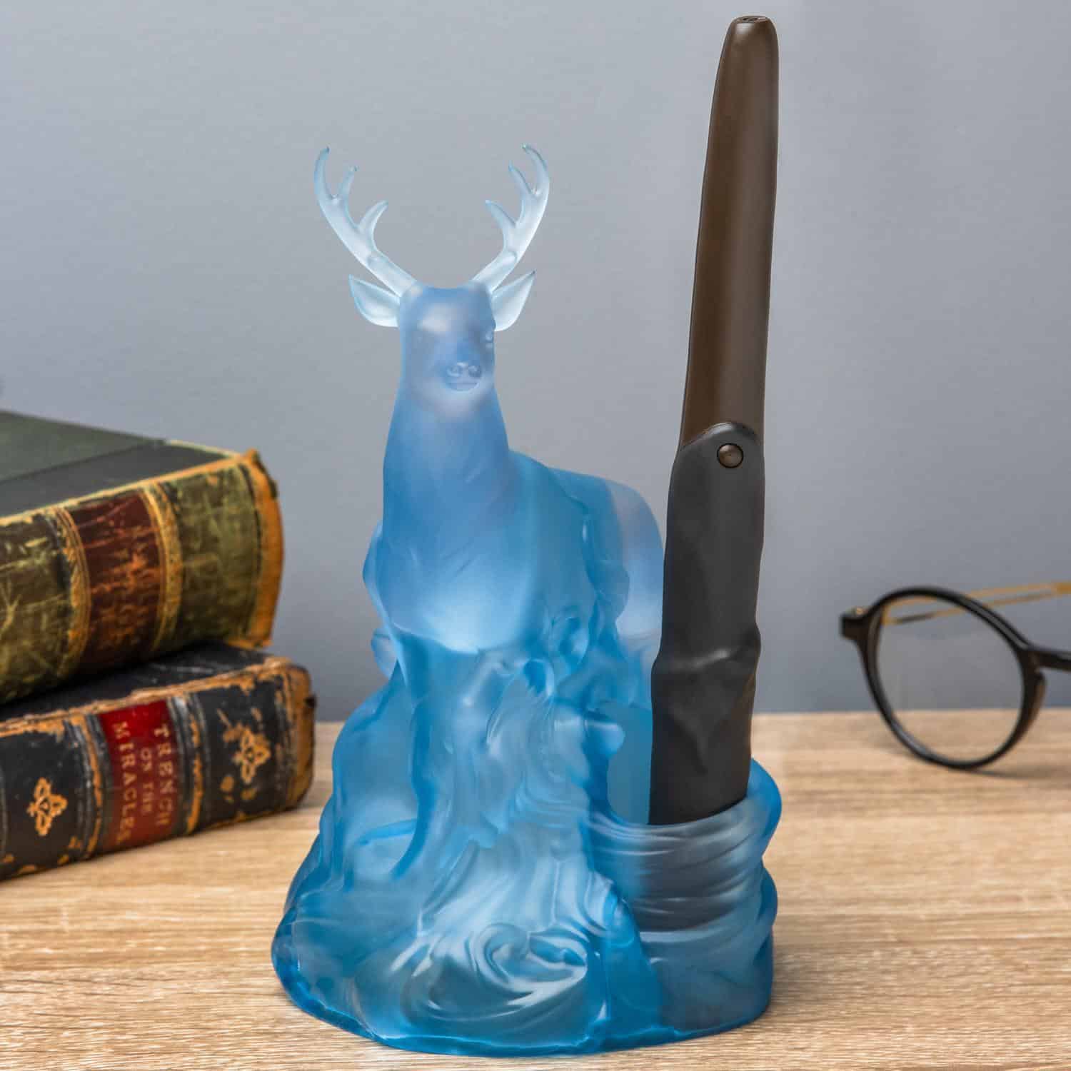 Harry Potter Patronus Lampe mit Zauberstab