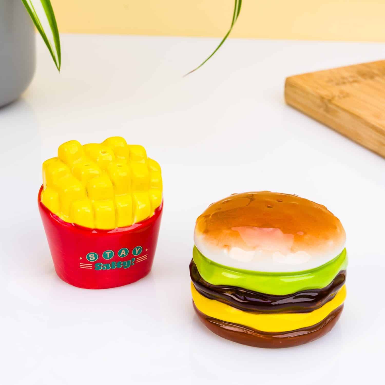 Hamburger- und Pommes-Pfeffer- und Salzstreuer