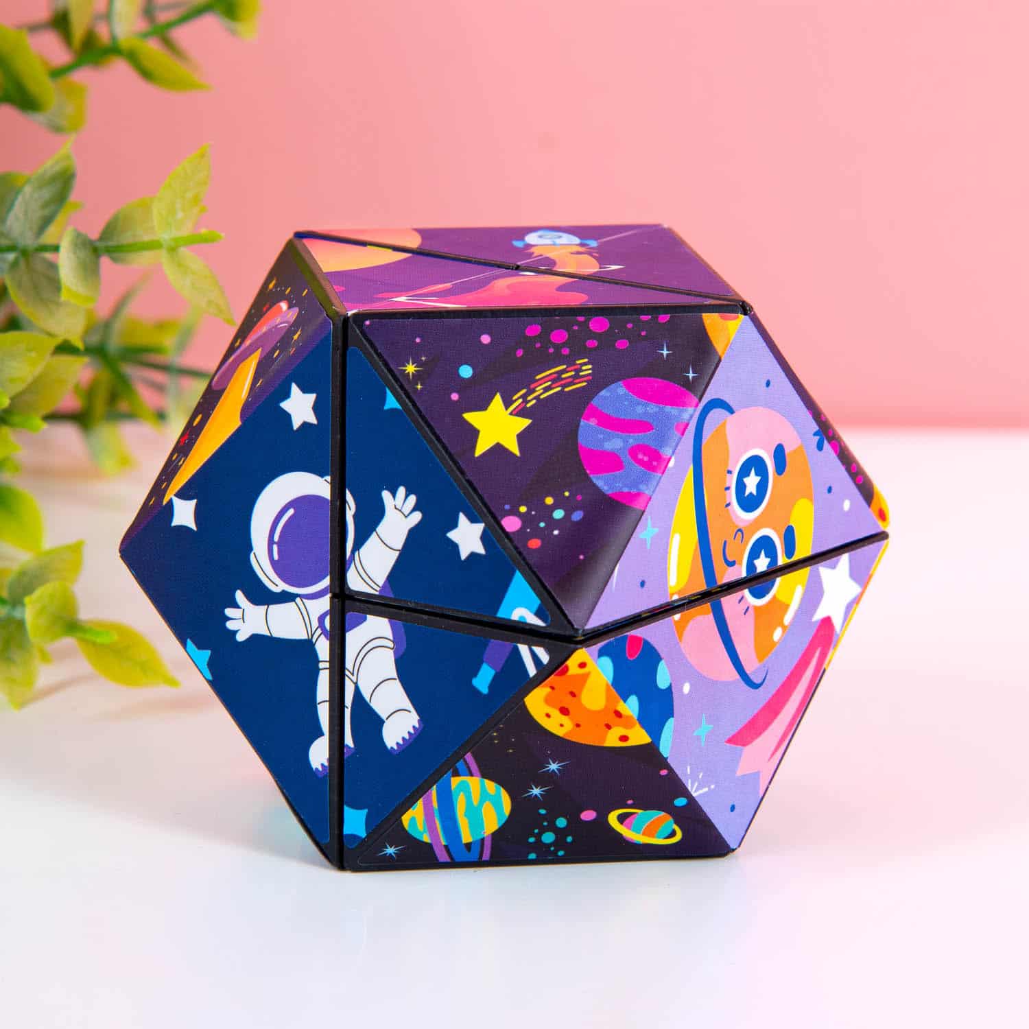 Magischer Weltraumwürfel