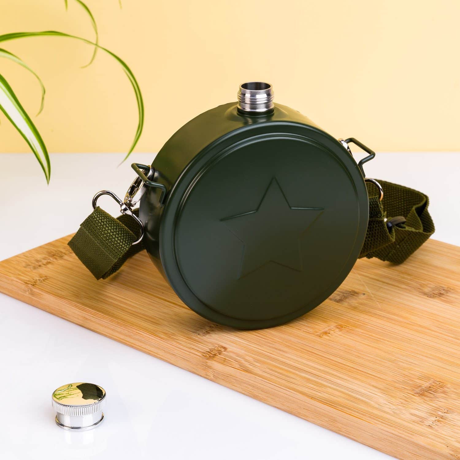 Militärfeldflasche mit Schulterriemen